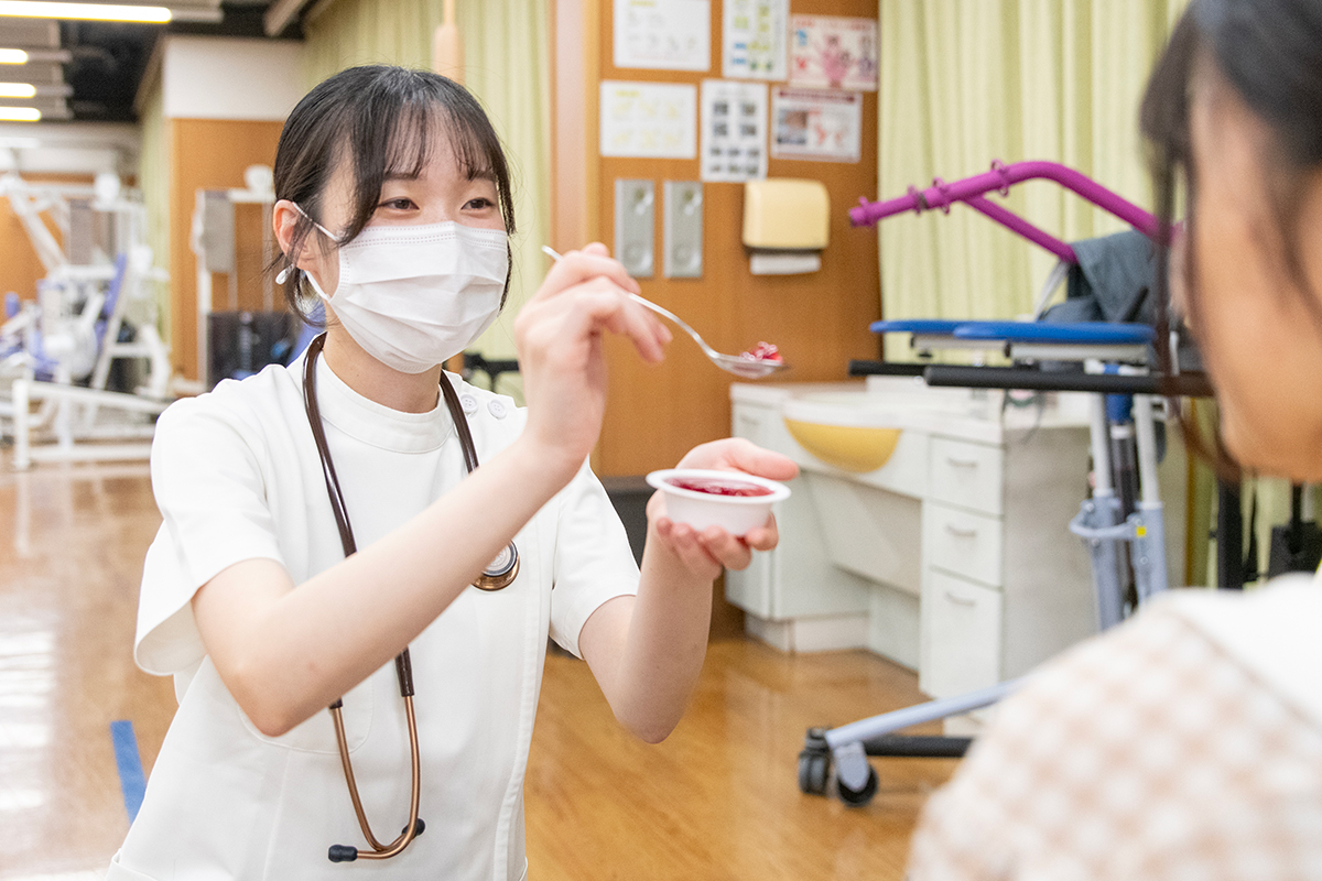 言語聴覚士 新田 真衣さん